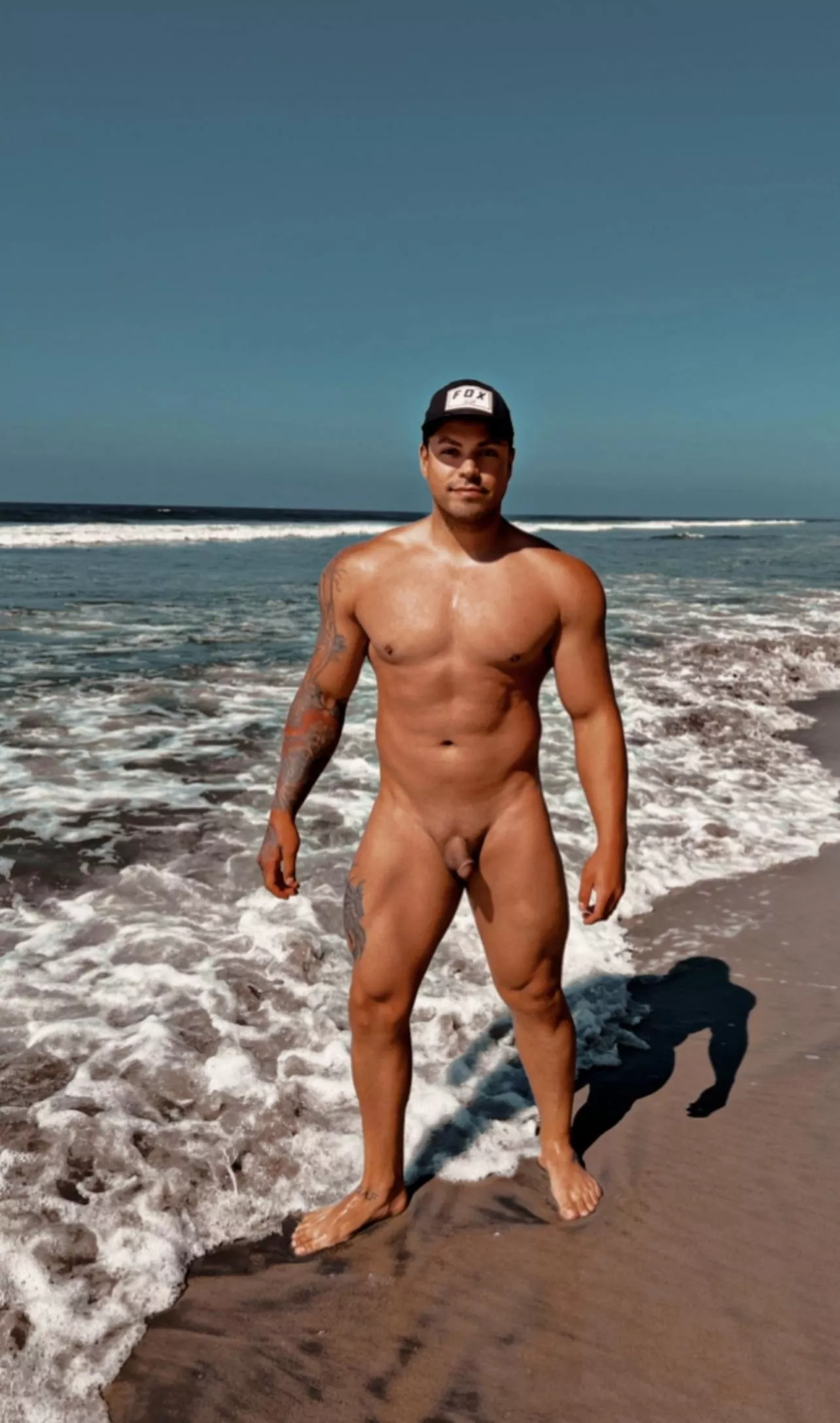 I love being naked on the beach 🏖️
