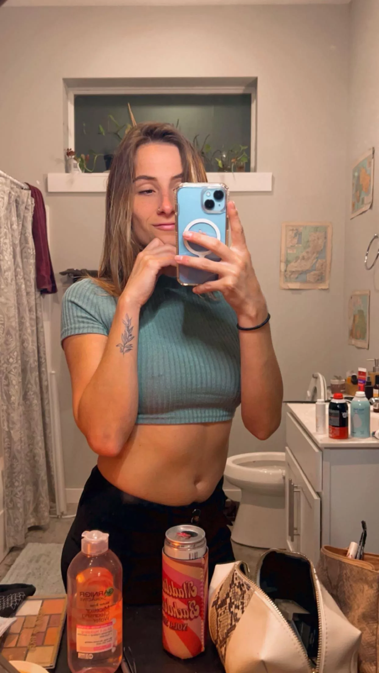 I need to get back in the gym and do work on my abs. 💪🏼