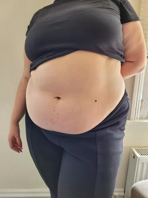 I thought black was meant to be a slimming colour 🐷