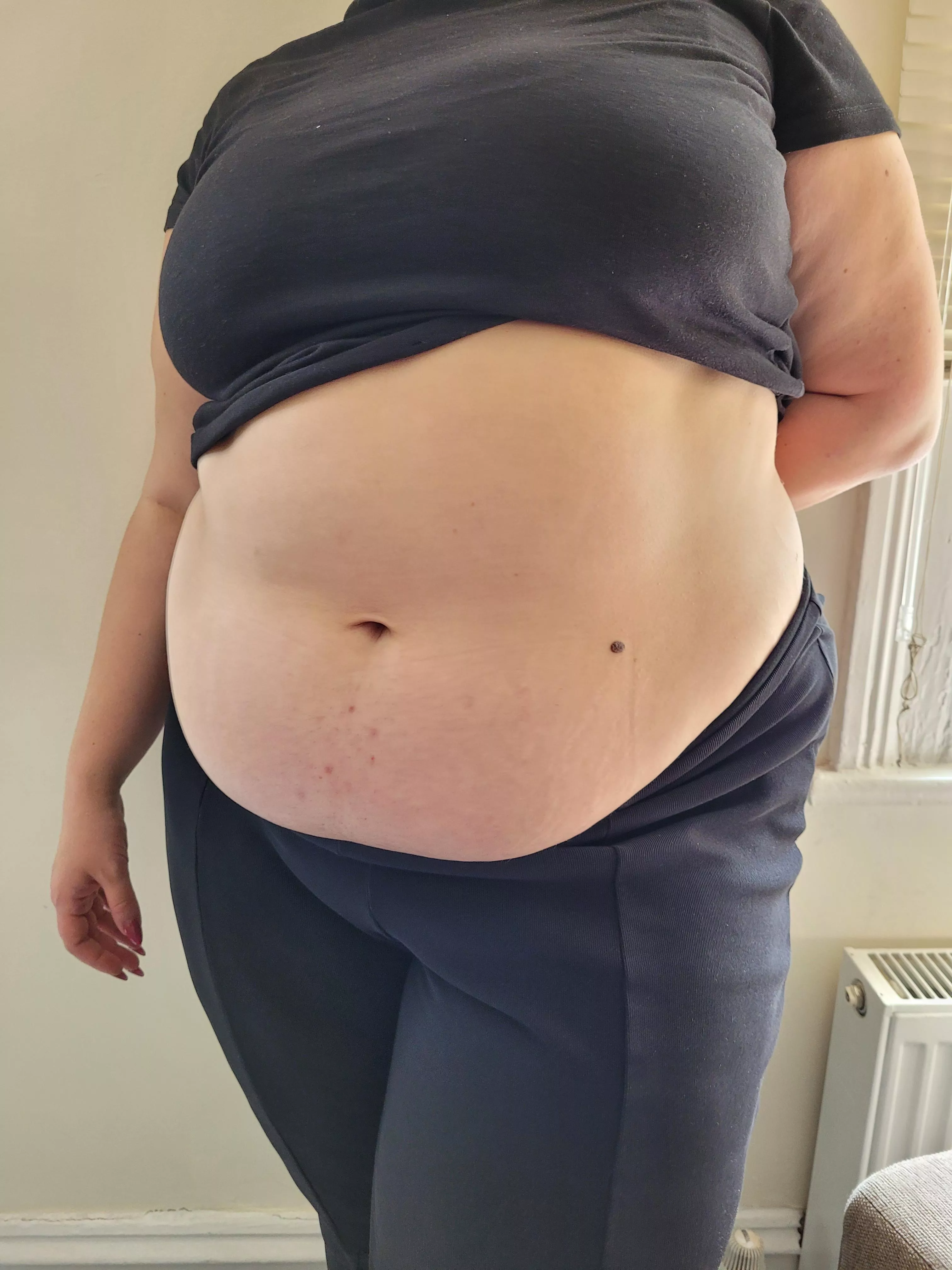 I thought black was meant to be a slimming colour 🐷