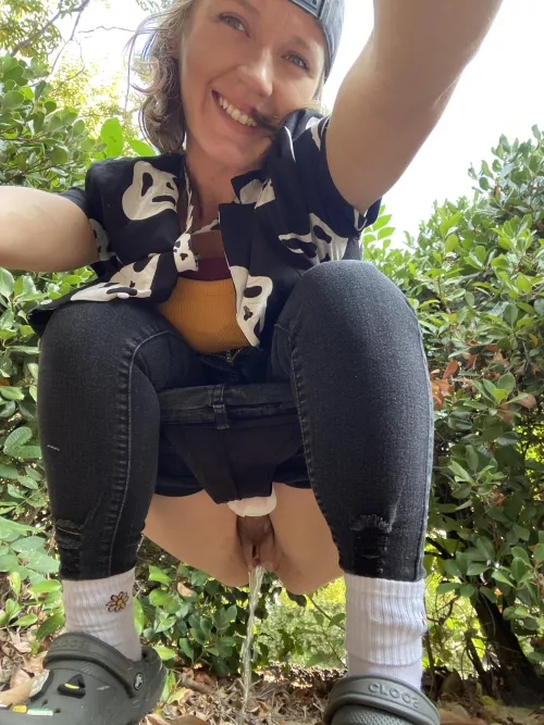 I’ll pee in your mouth if you pee in mine (; what do you say ?