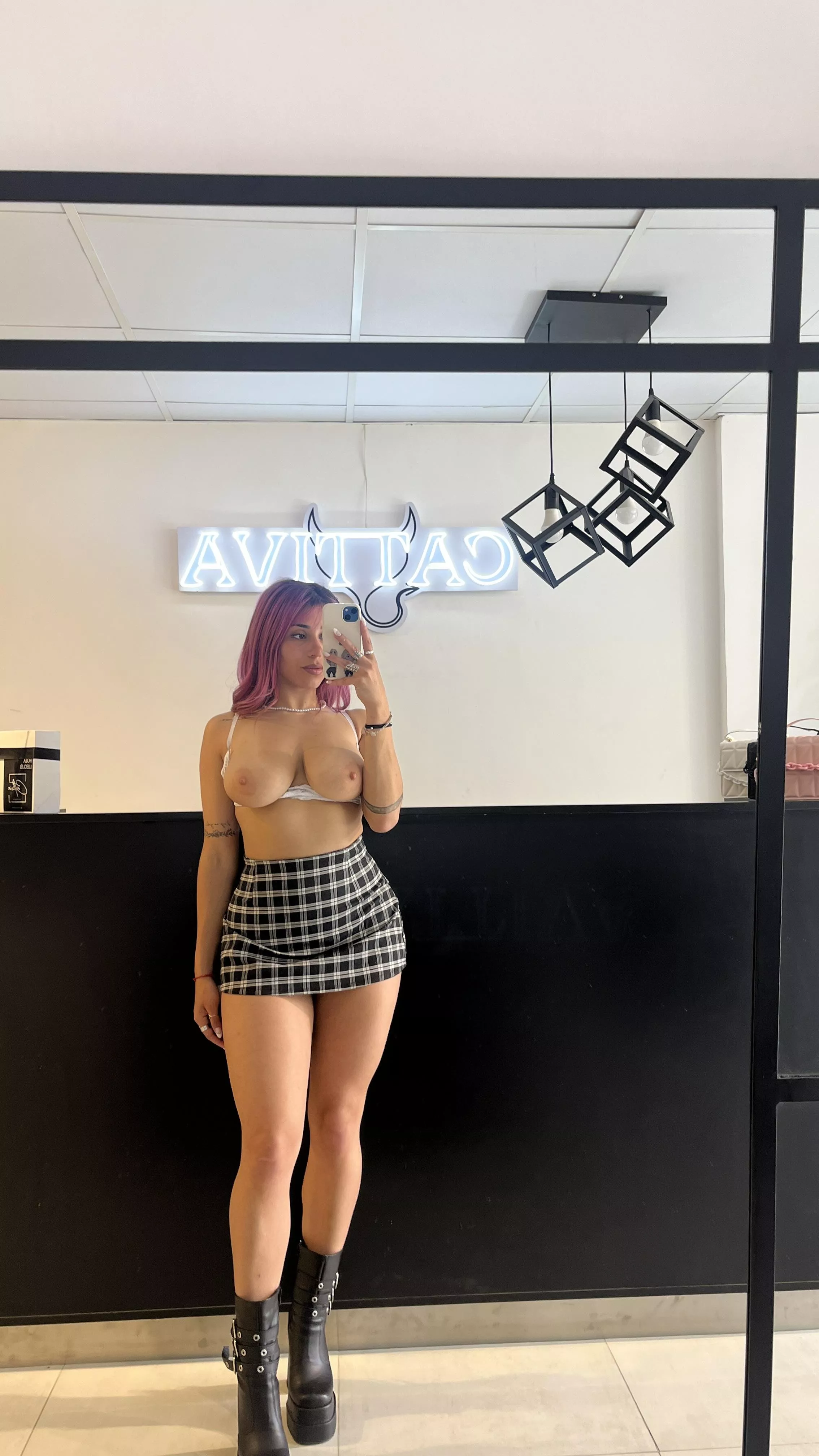 I'm all yours if you can handle a thick girl