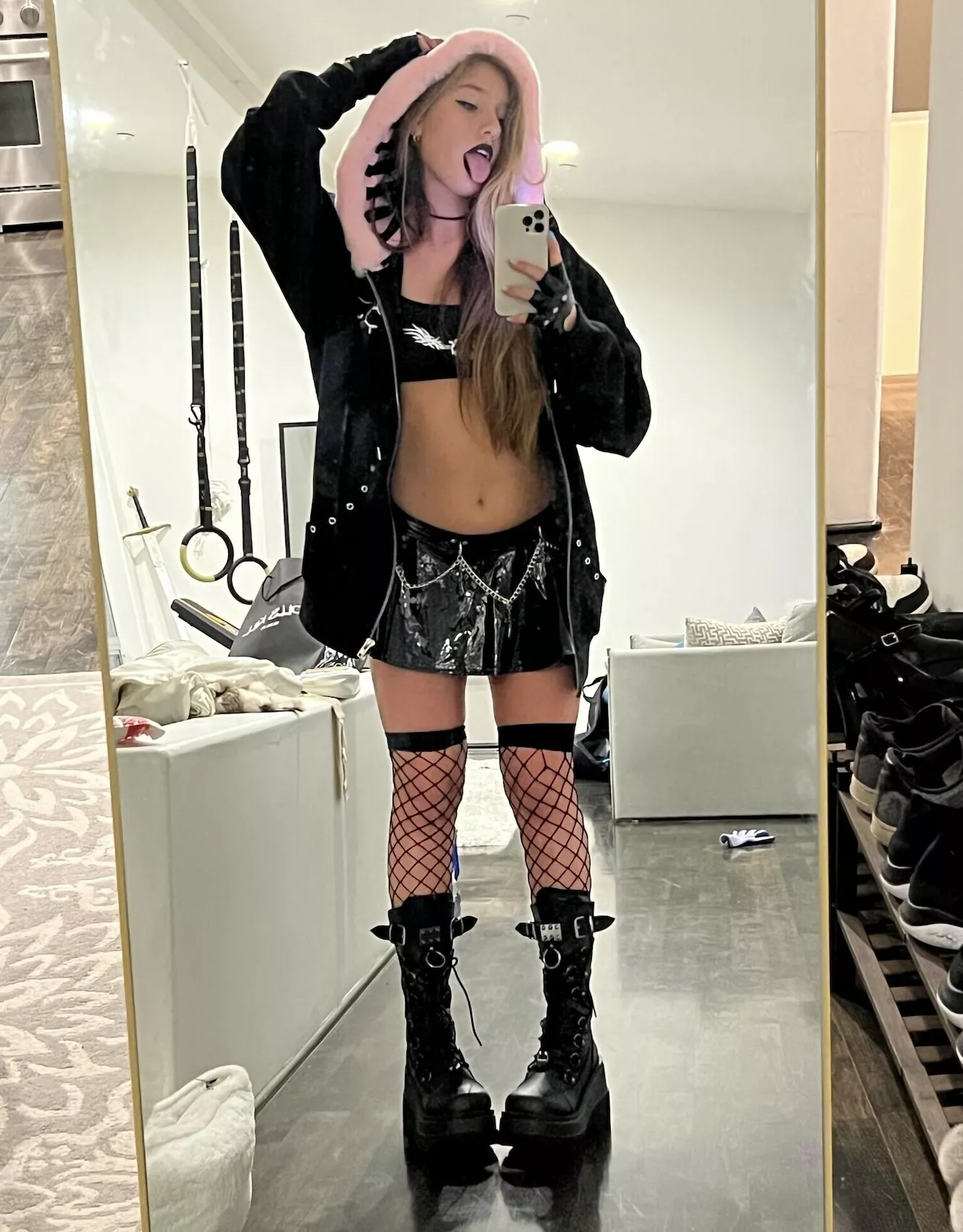 I'm keeping my boots on while we fuck