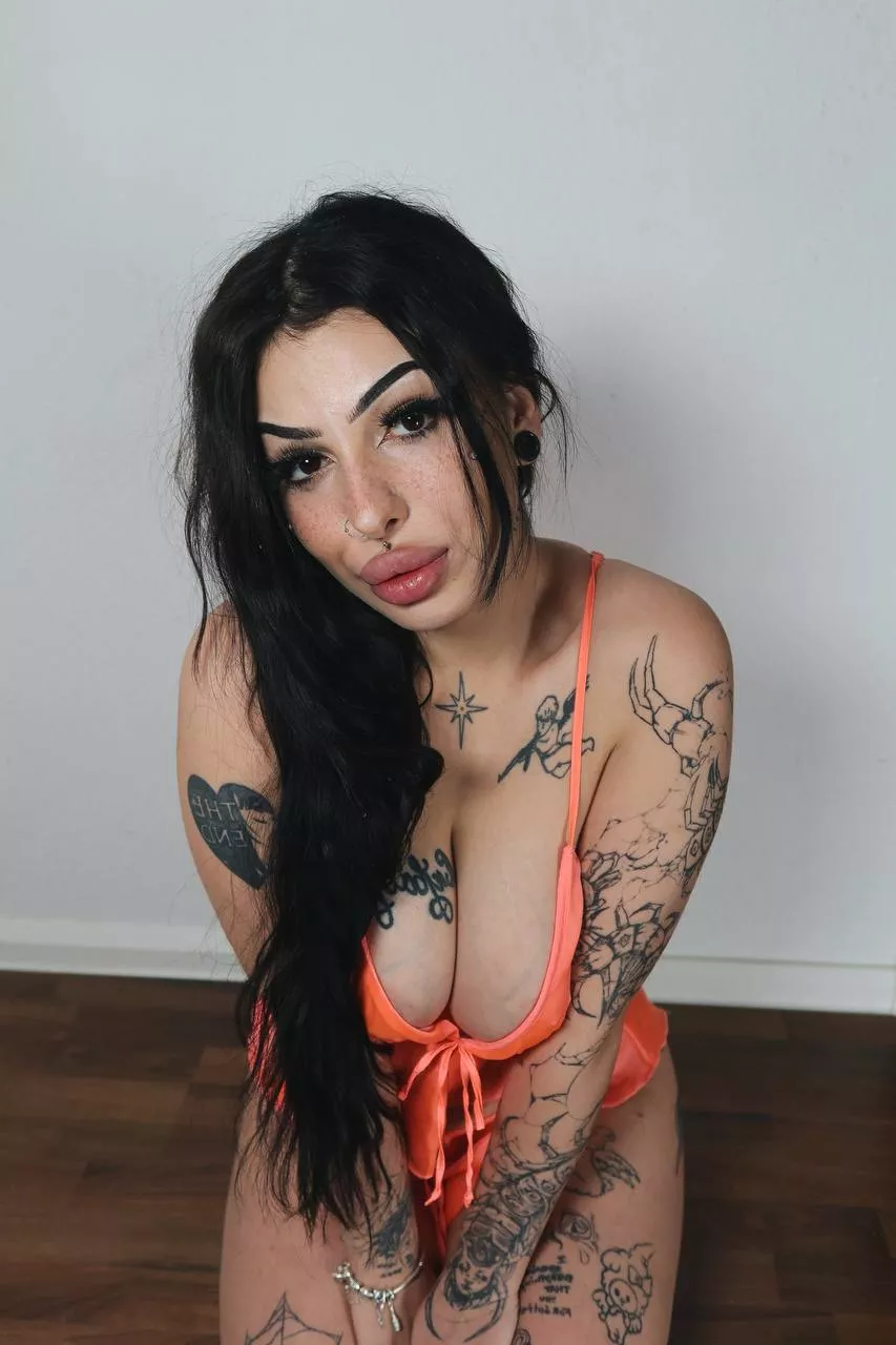 Long hair cannot hide my big breasts