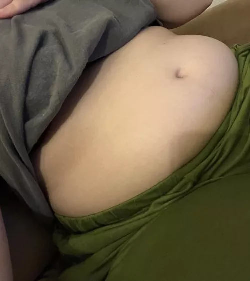 plumping up on the couch 💕