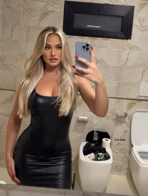 She made a mess getting into that tight dress