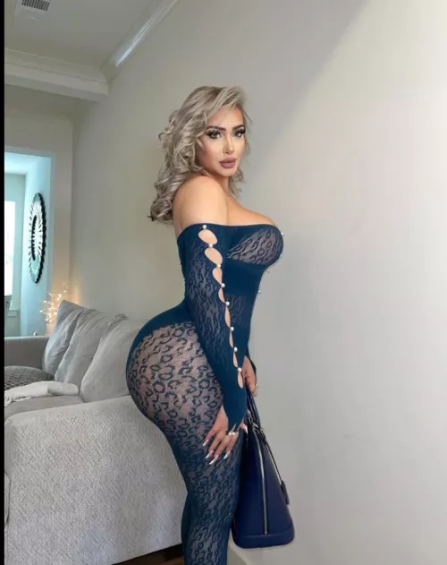 The angle of her 🍑 is amazing 🤤