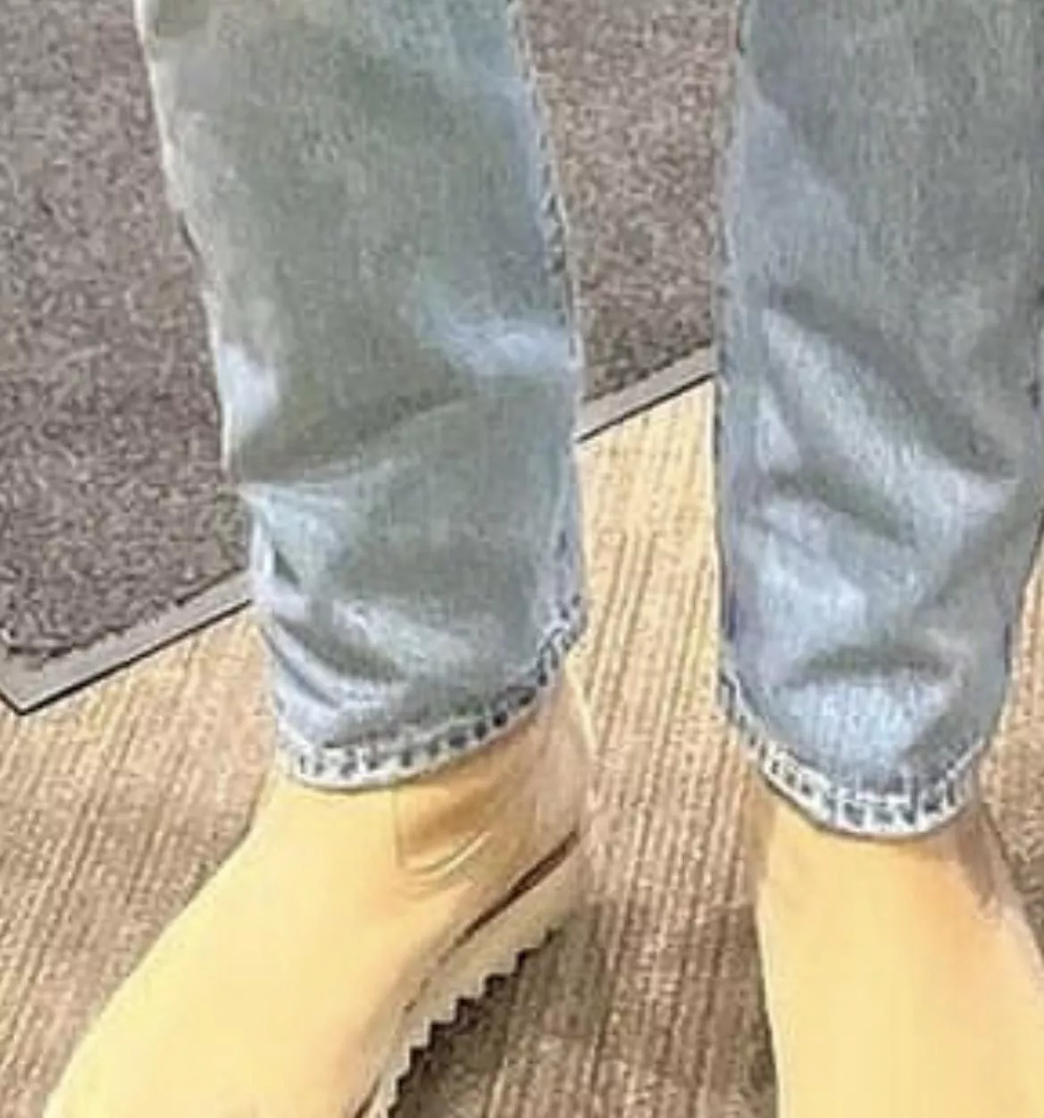 What are these boots Posty is wearing, this is the best pic I could find unfortunately