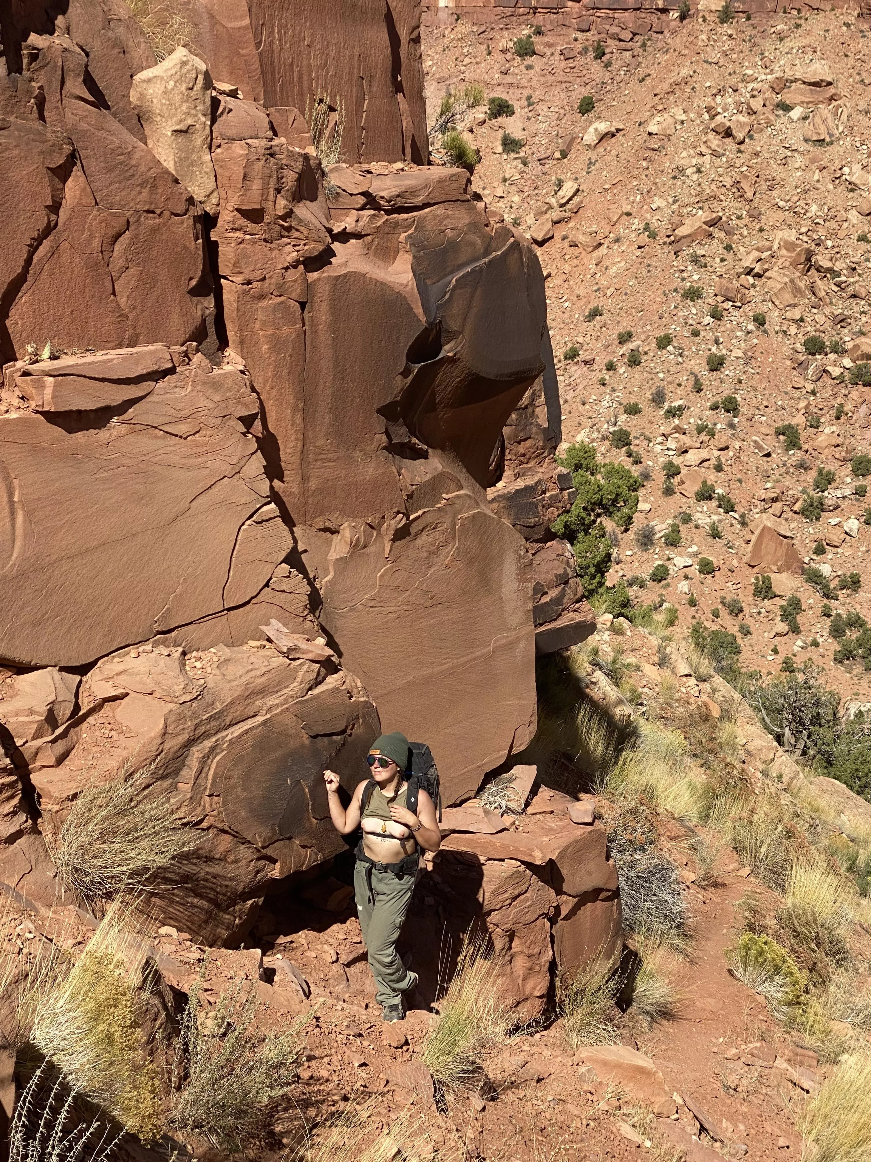 What would you do if you found me like this on the trail on the way to the crag? 👀