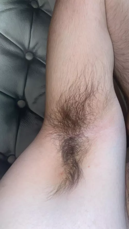 Would u sniff or lick my armpits?