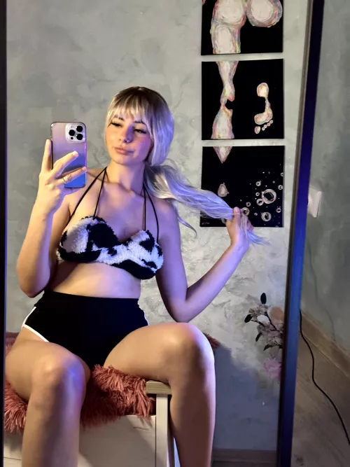 Would you mind daily nudes from me?