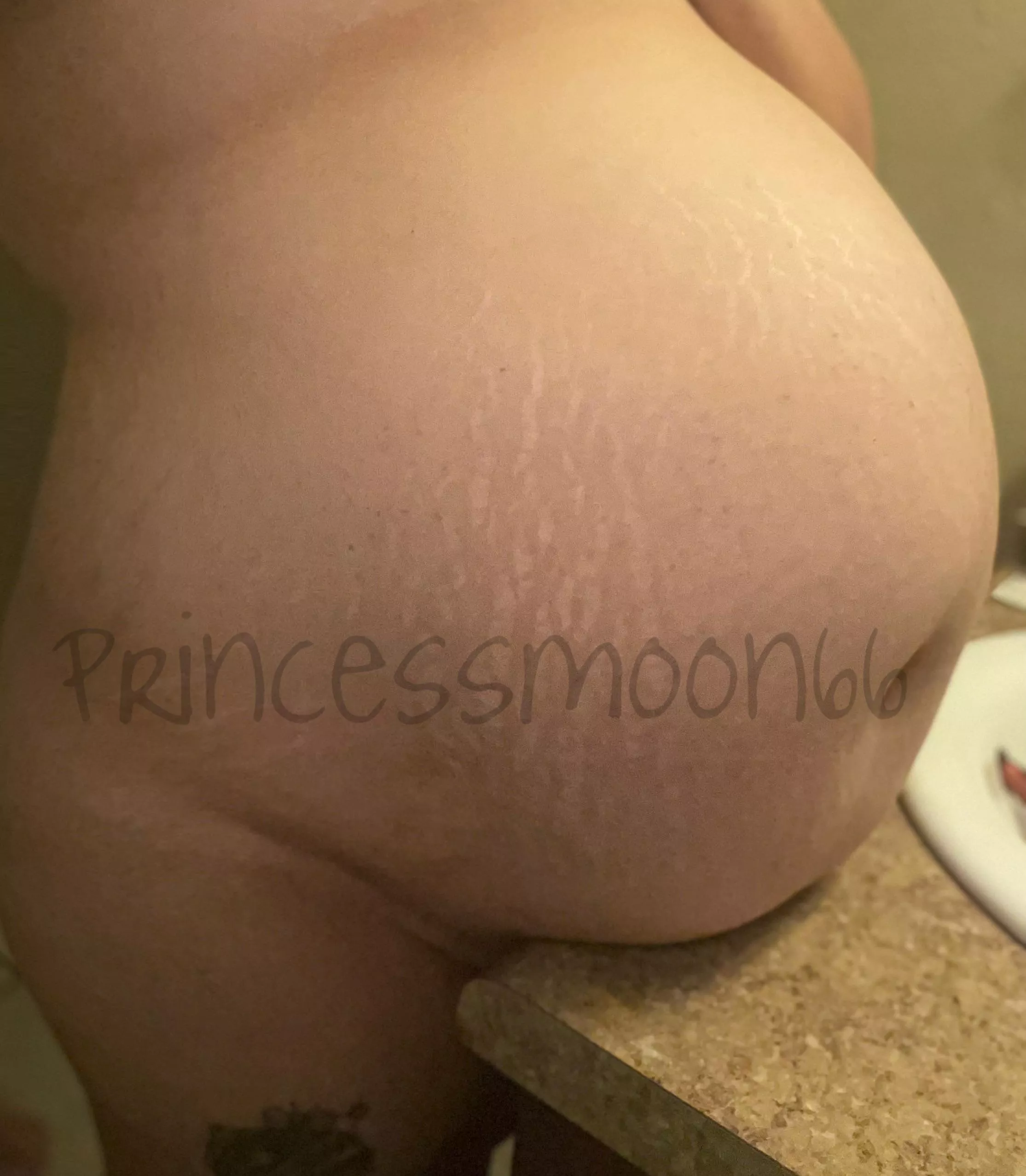 31 weeks, worship my pregnant belly 💕