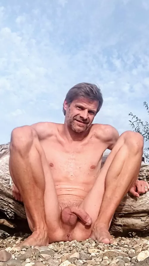 [45] Enjoying the last sun and your eyes ...