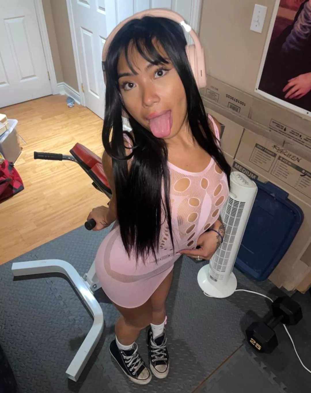 am I a cute little slutty filipina ?