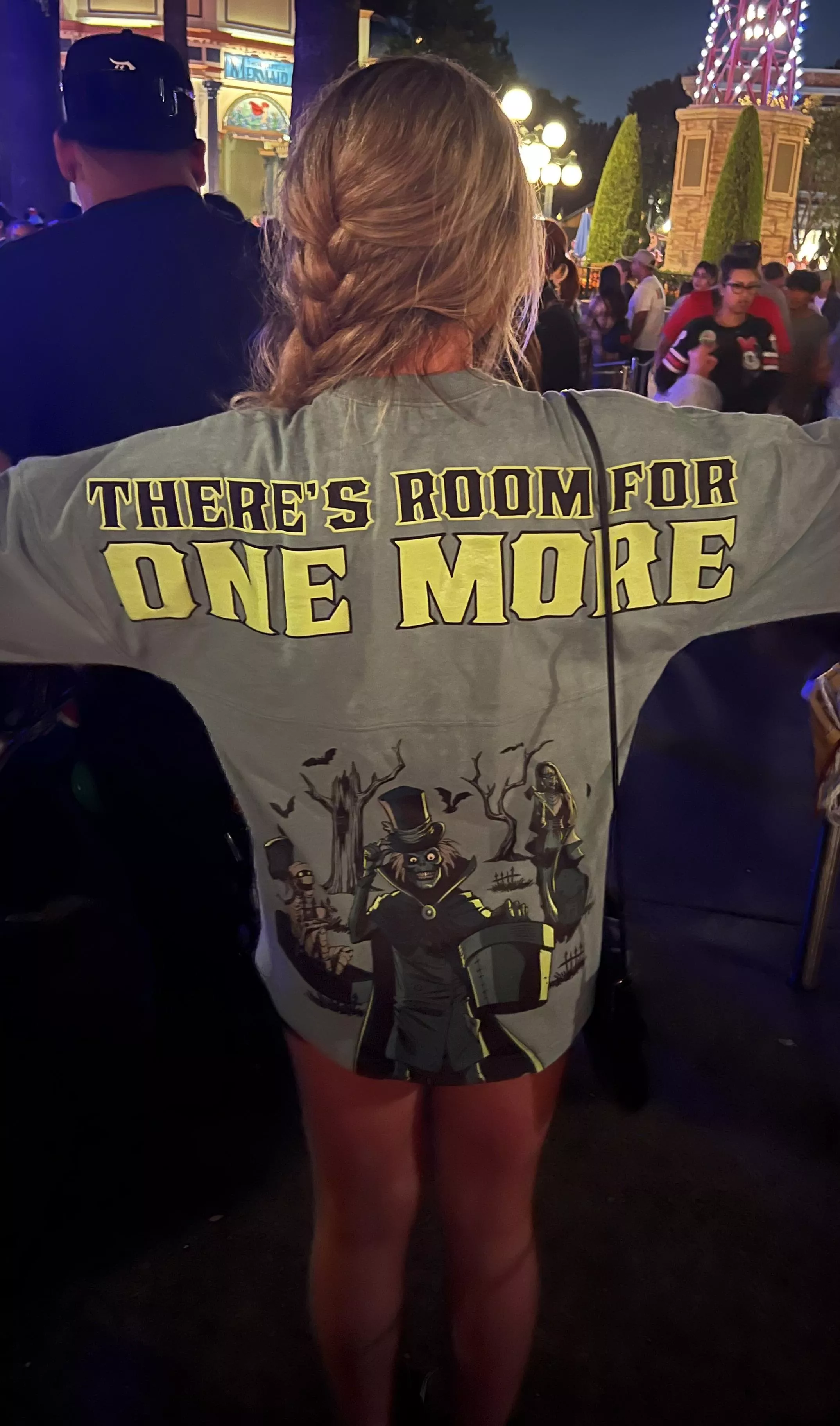 Even Disney Land gets my slut ways 😇