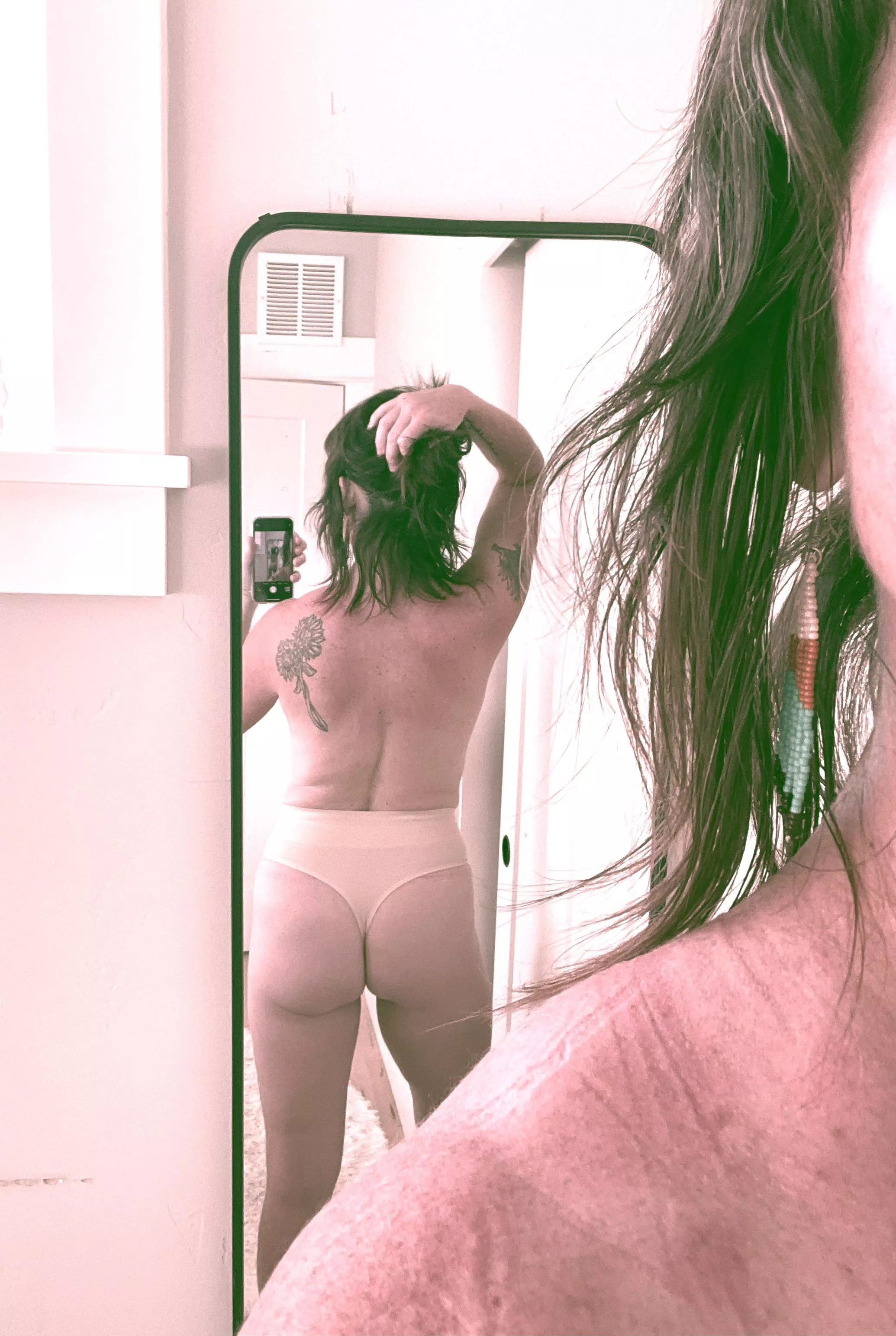 f(51) Mature MILFs always want to have fun!