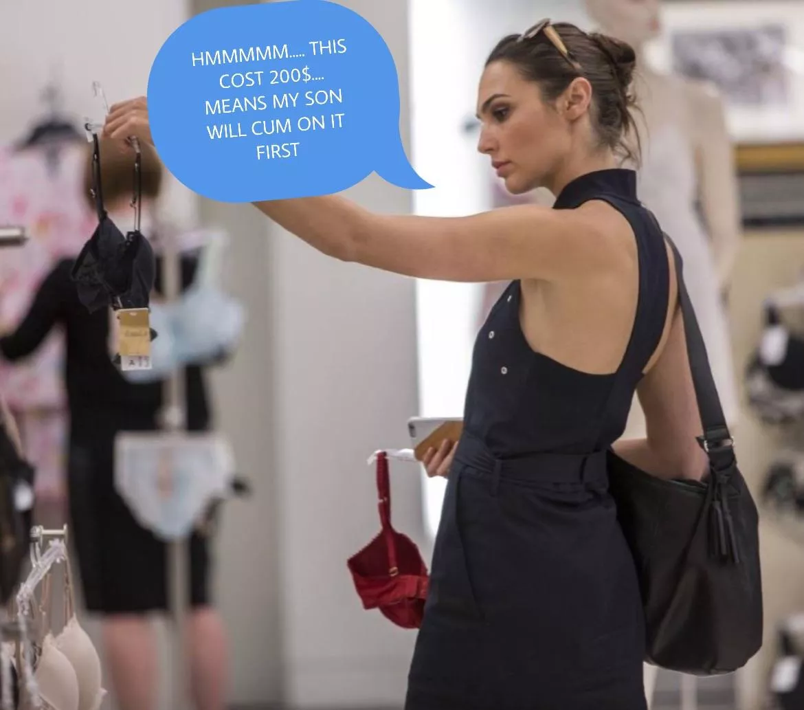 Gal Gadot Mommy Thinking while Buying Bra & Lingerie