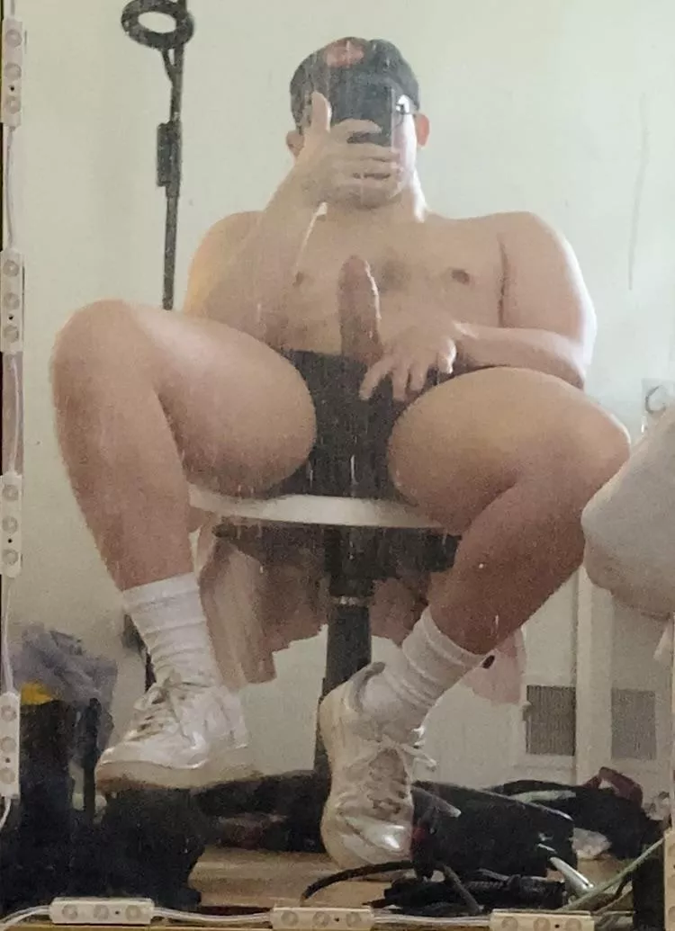 Got too horny while lifting weights