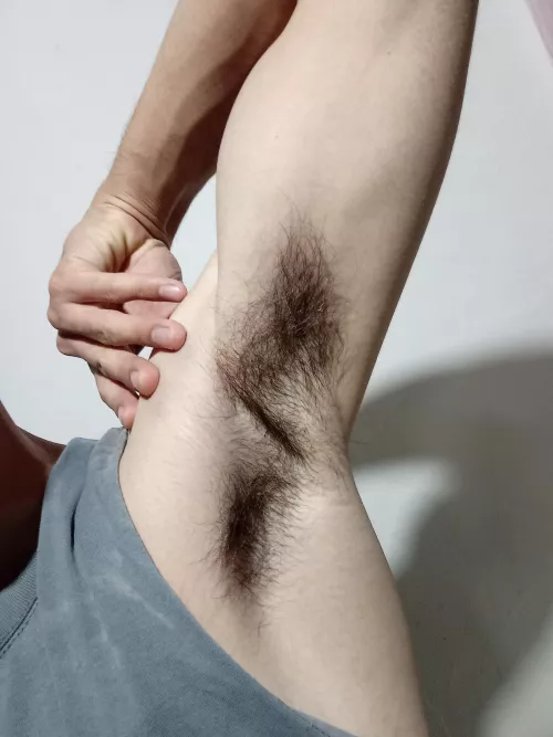 Hairy armpit
