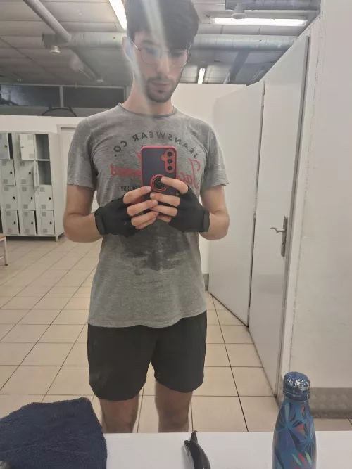 It s been praticly a month since i start gym, i see some results 🥹