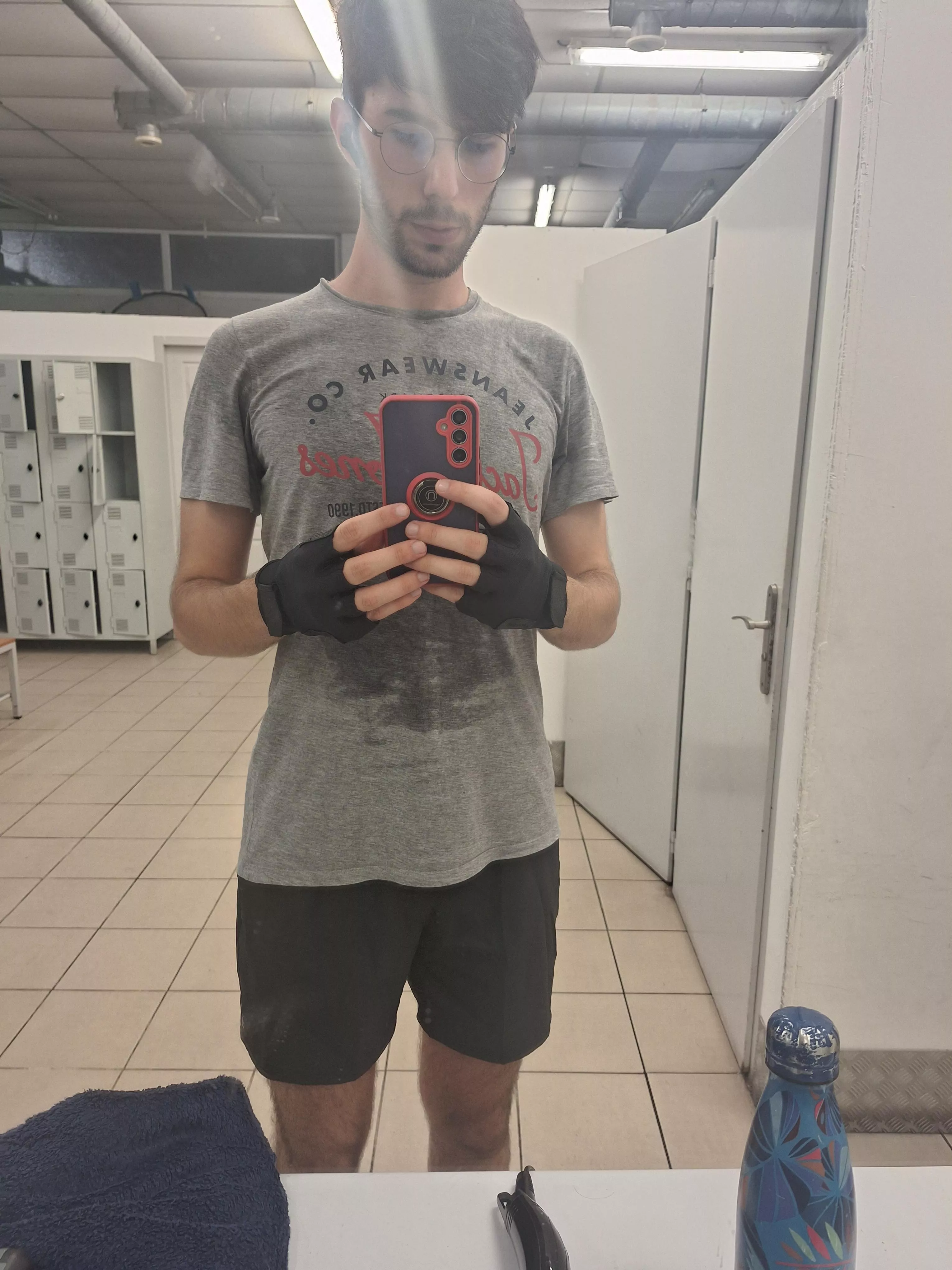 It s been praticly a month since i start gym, i see some results 🥹