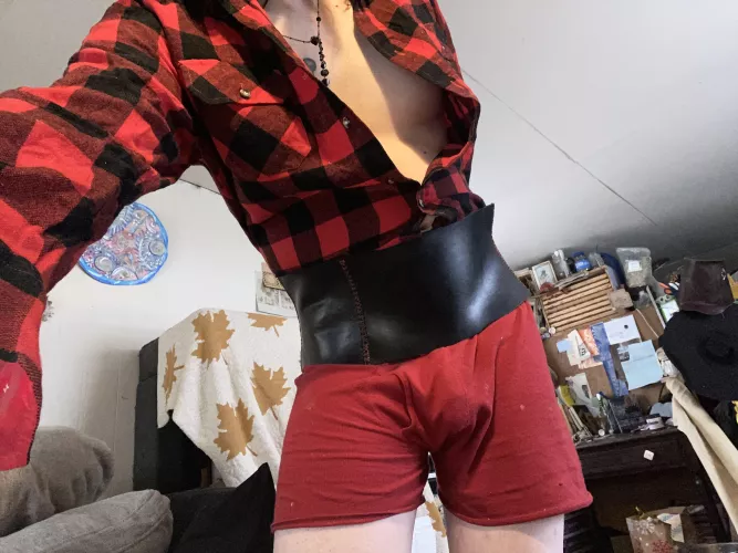 My friend Jessica is teaching me to sew leather corsets to my measurements 😍feeling so good!