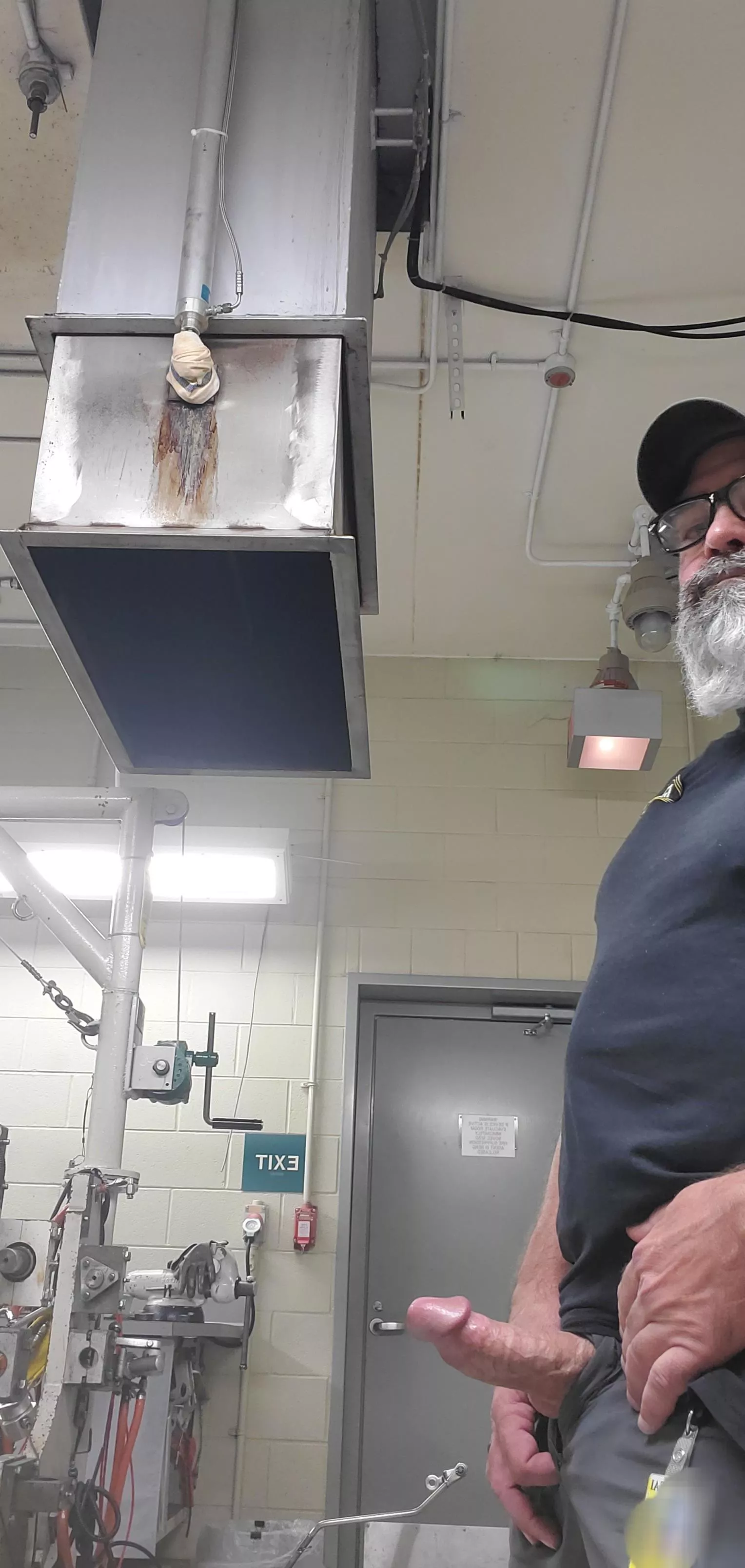 Pops beard and boner π Pops beard and boner π