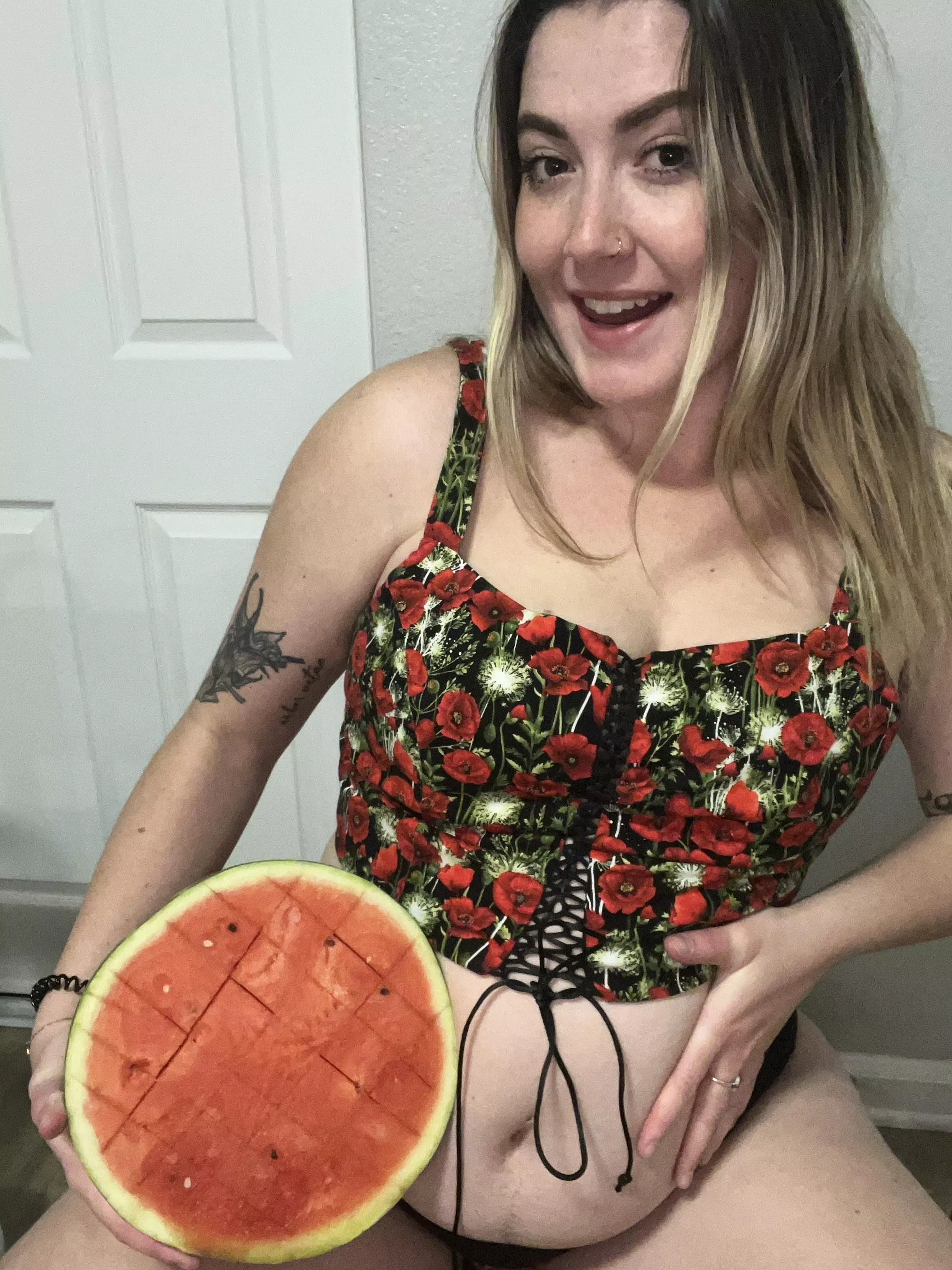 Want my chubby belly to get as big as the melon😊🐷 nudes by chubbybayli