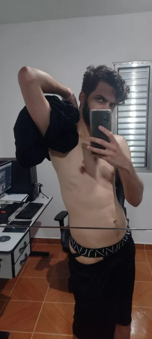 Would you rub your face on my jockstrap, completely sweaty after the gym?😝