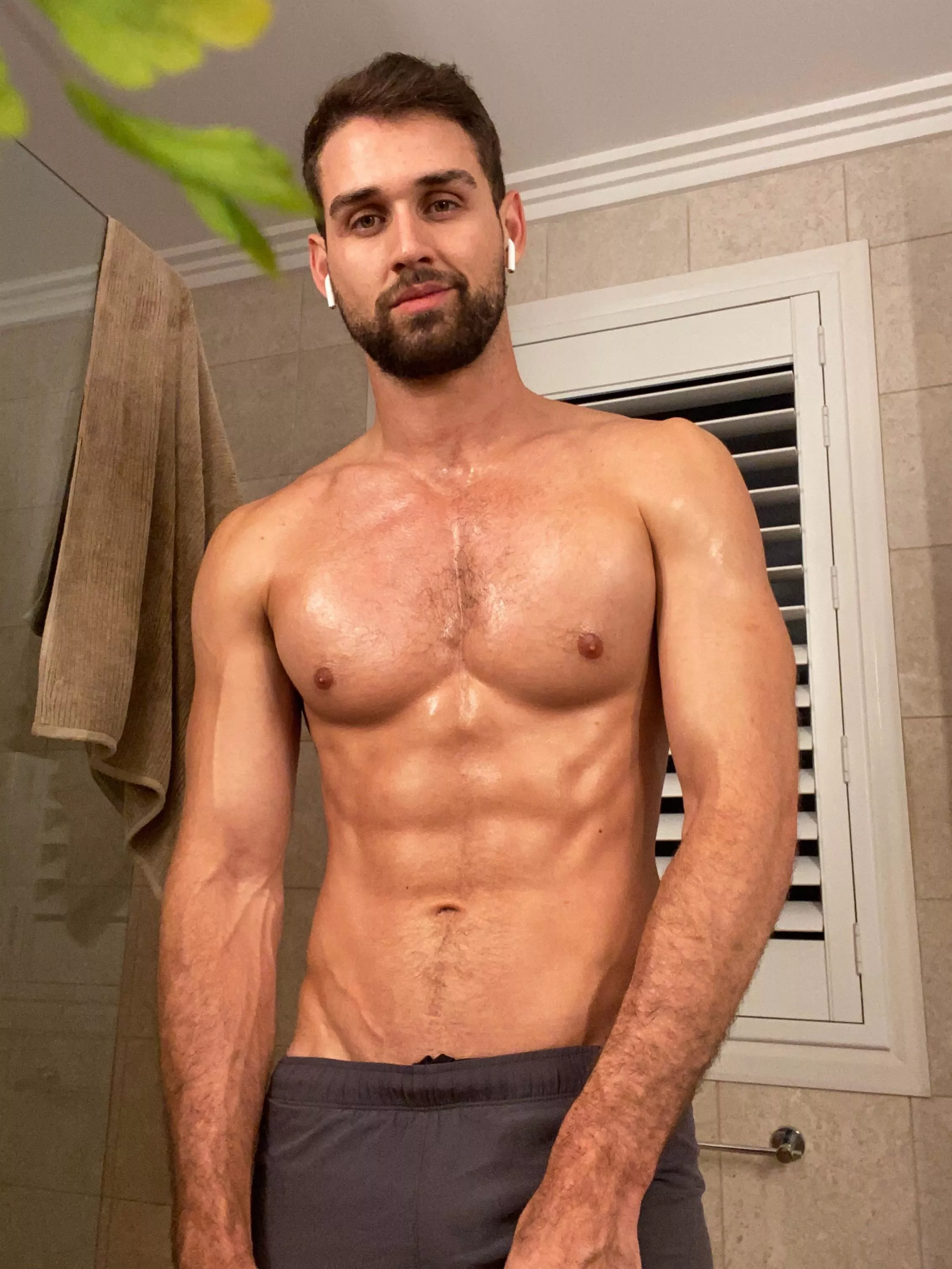 Any ladies have a teacher kink? Hmu 😏