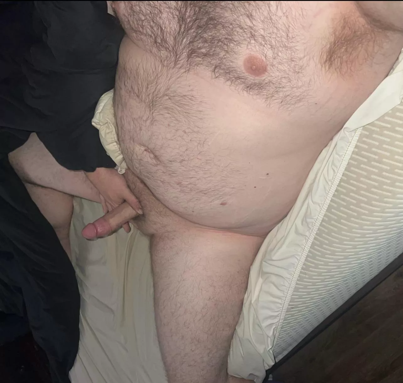 Help me mess up the bed? 😏