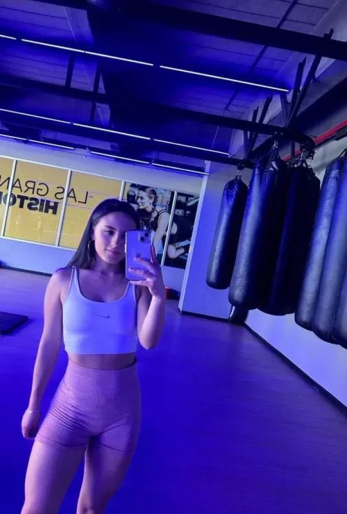 Hi to everyone who loves a sweaty fuck after a workout