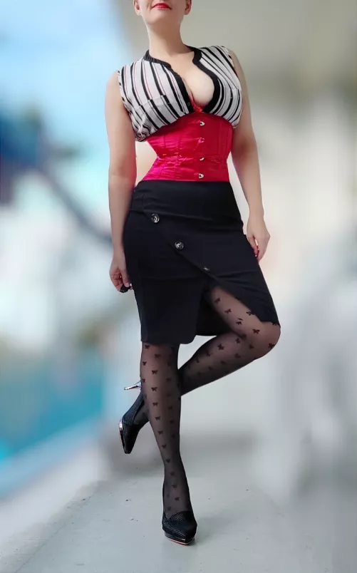 It's getting cold,I need someone to keep me warm