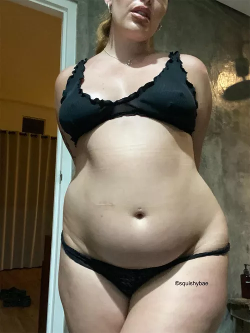 It’s giving fertility goddess 🖤