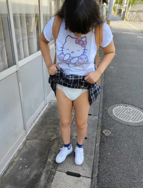 Japanese Pull-ups are really thin 😵‍💫