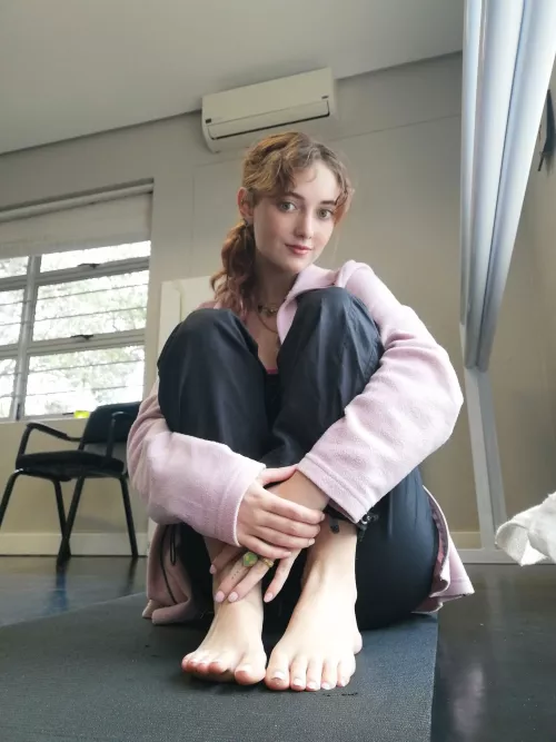 My feet are feeling playful today, wondering where they should go next. Any suggestions, darling F18