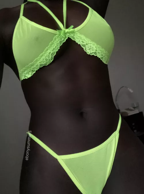 My flat tummy would like some kisses [IMG]