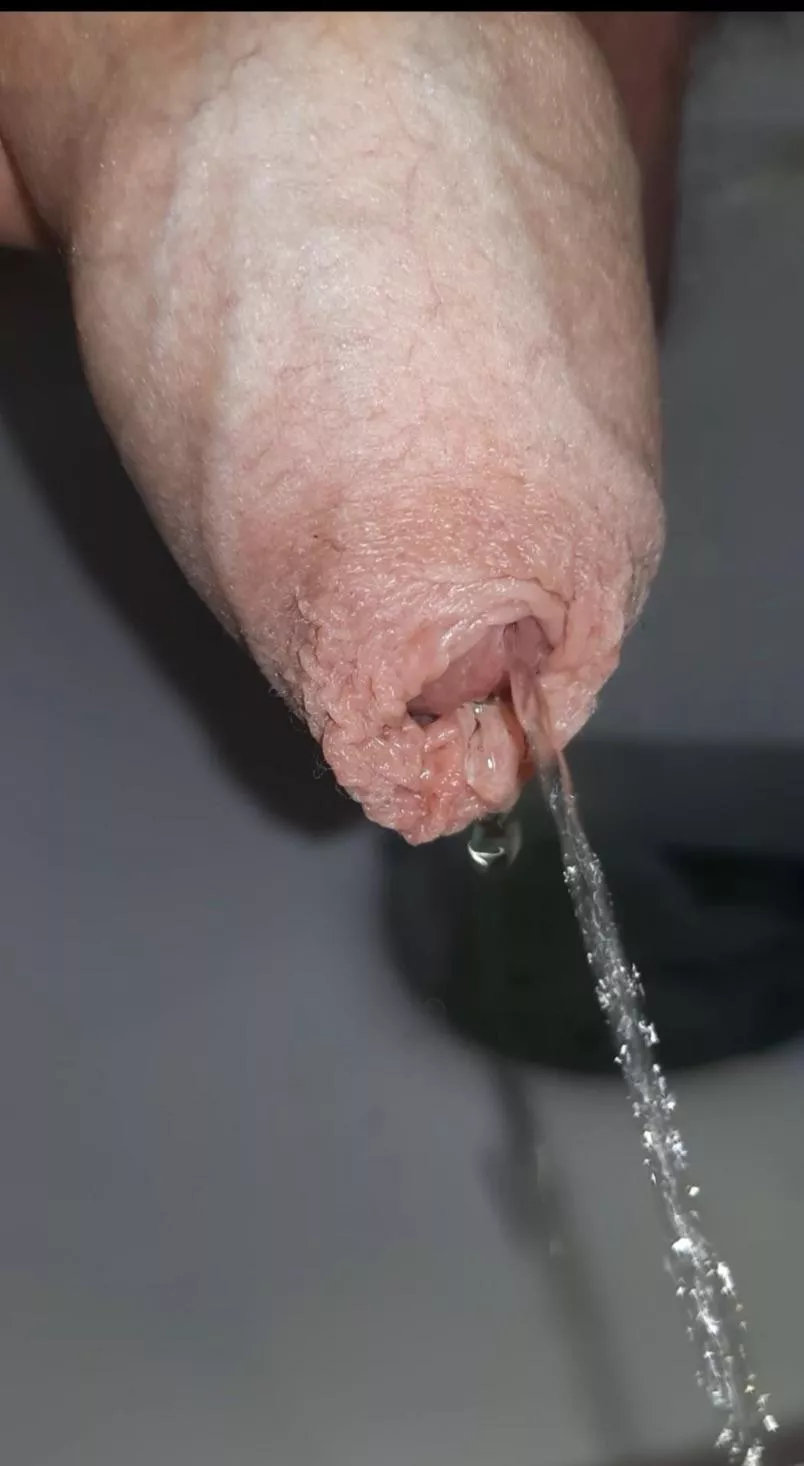 My pee is clear like water, so perfect to drink! 💧