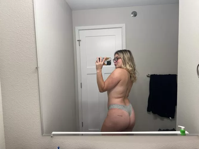 my white ass is waiting to be turned red