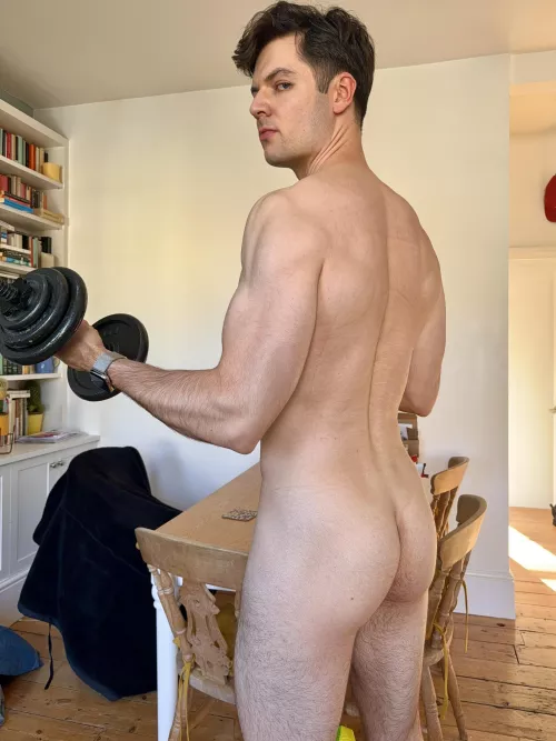 Naked workouts are the best workouts (29)
