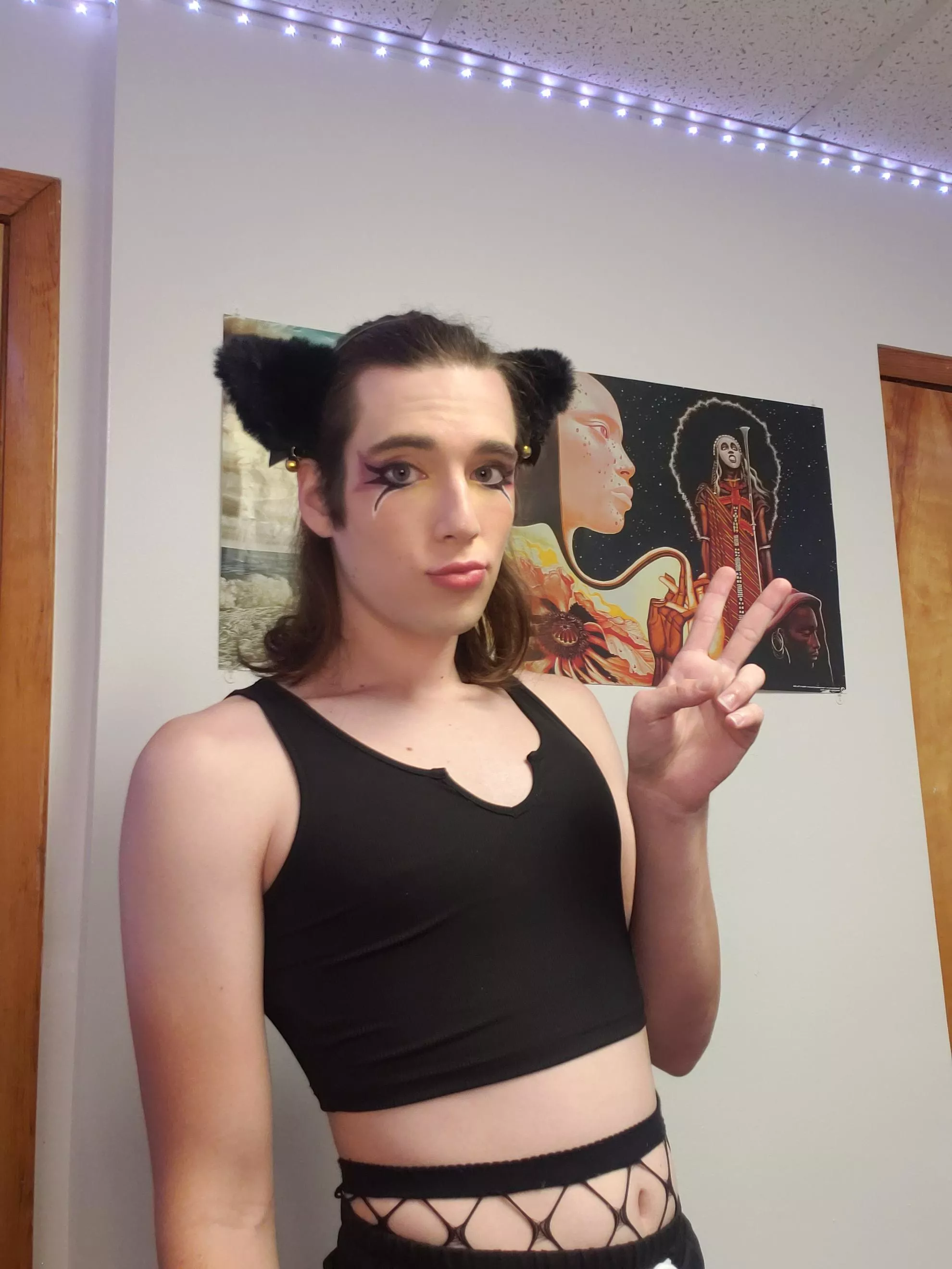 Say hi if you think I'm cute 🤭