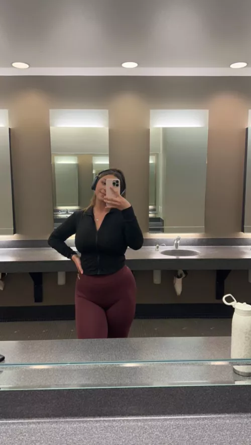 Should I come squat over your face?