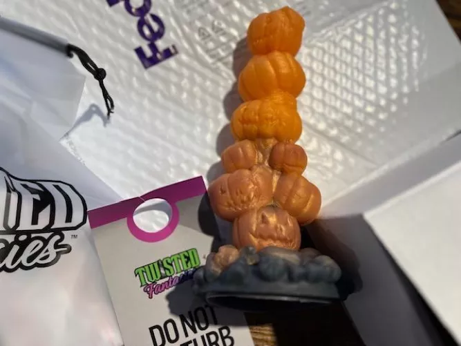 The first of my 3 Halloween toys has just arrived!