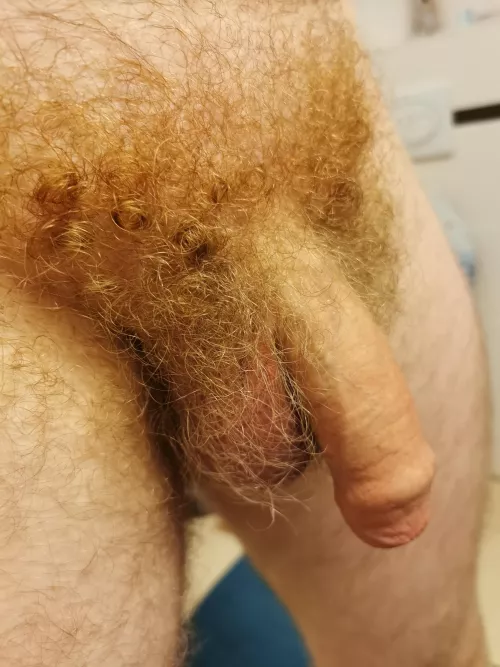 Who likes my sweaty curls after sports? ⚽🏃‍♂️