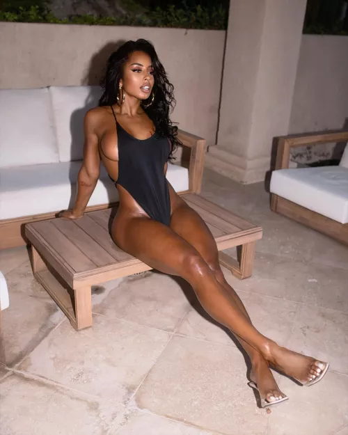 Wonderful to behold her side bewb