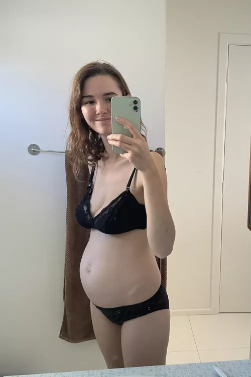 14 weeks and already got quite a belly