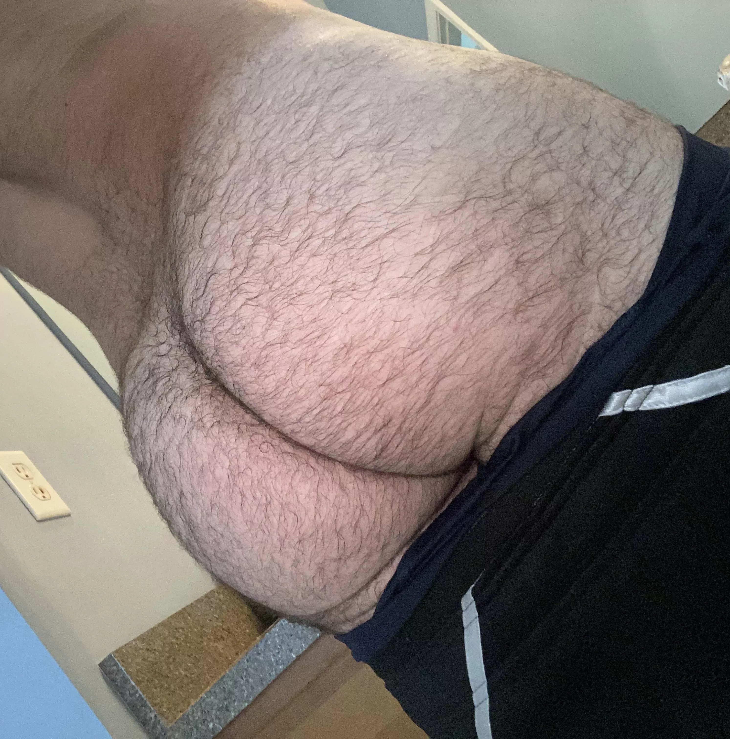 24 in shape furry DL Arab bottom. ☺️ Add my Snapp: FurFun204