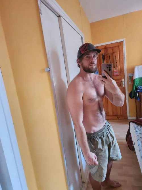 Aare u into hairy guys?