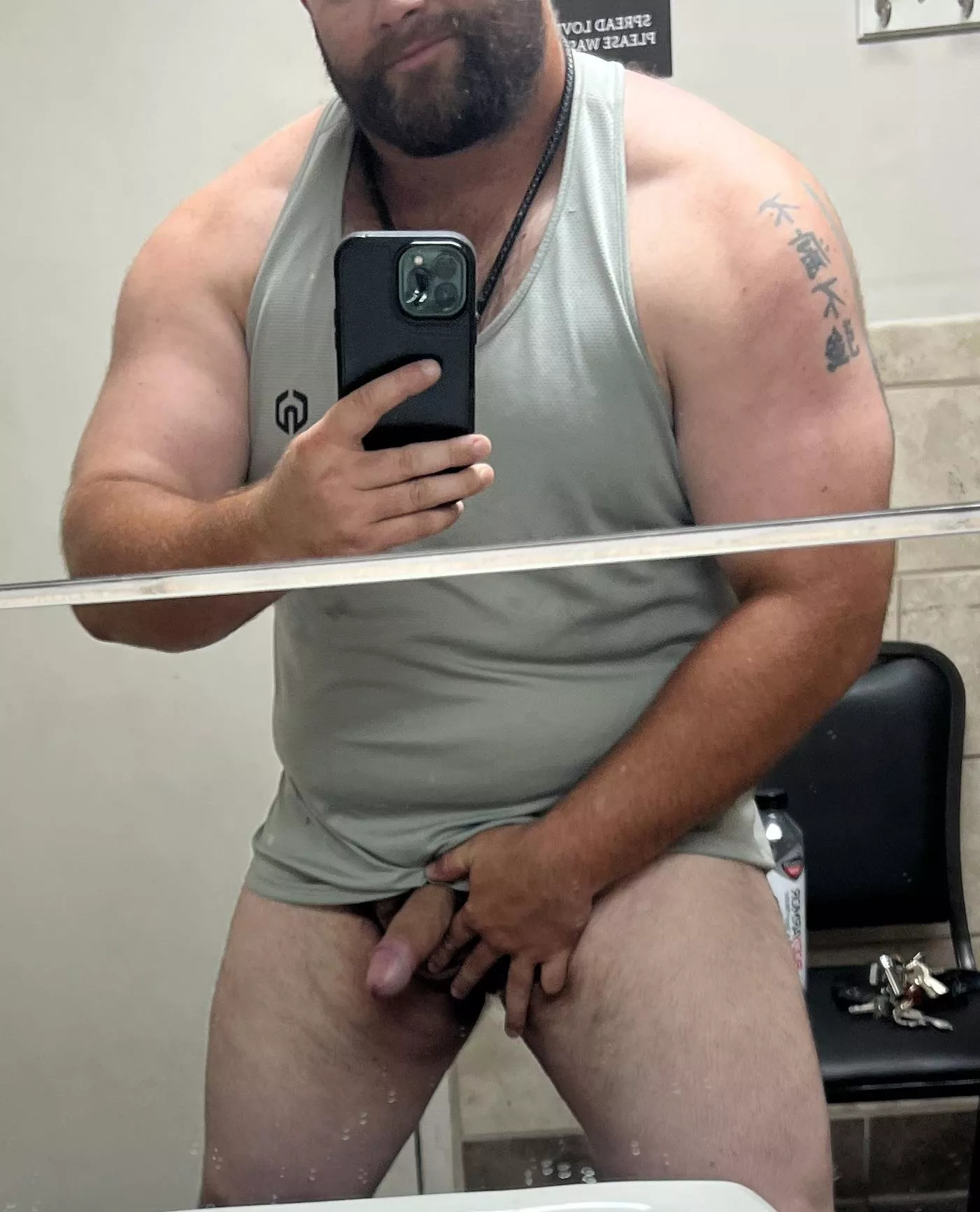 Big pump after upper body day deserves another good pump I think ;) [M]