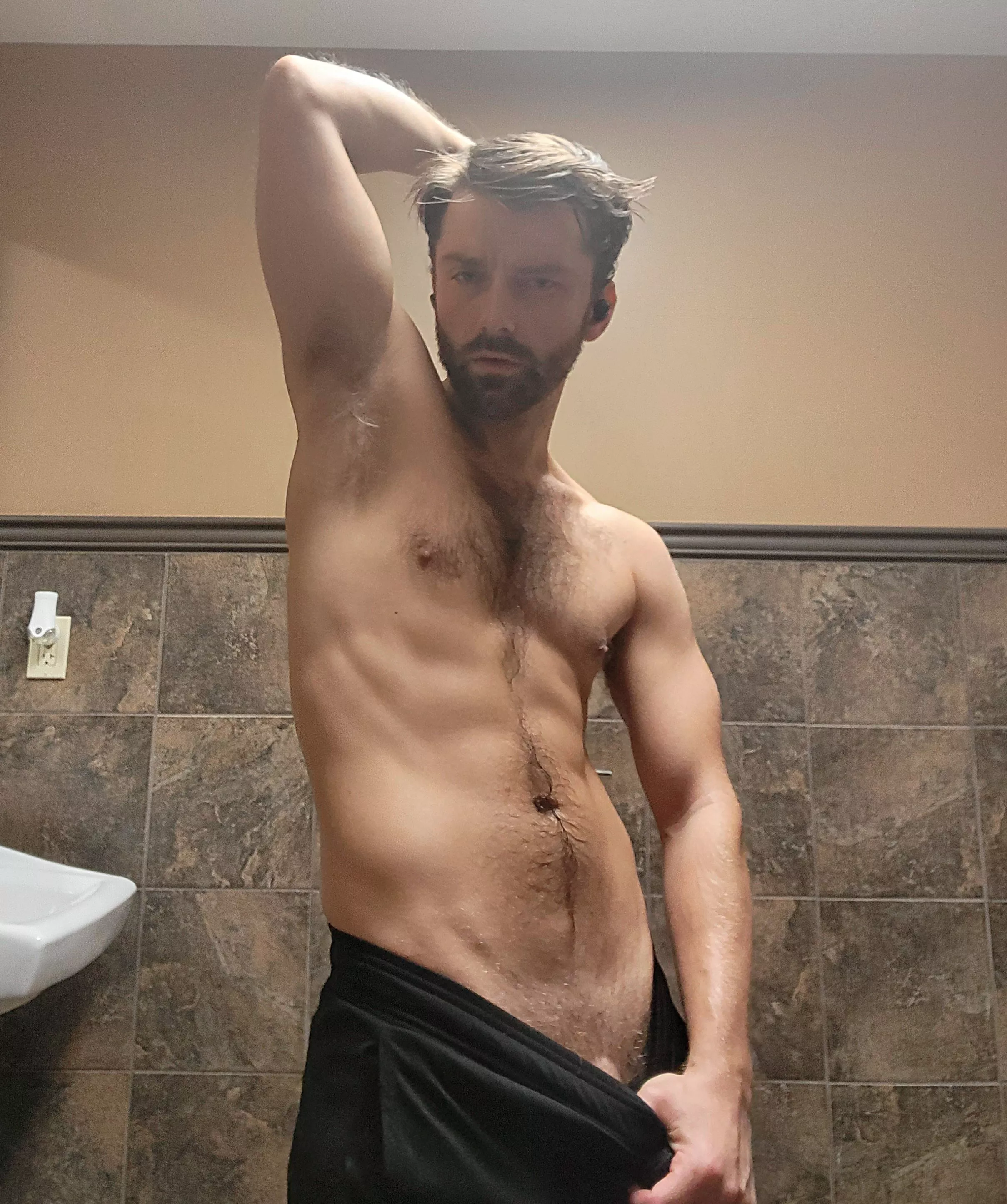 Come lick the sweat dripping off my body